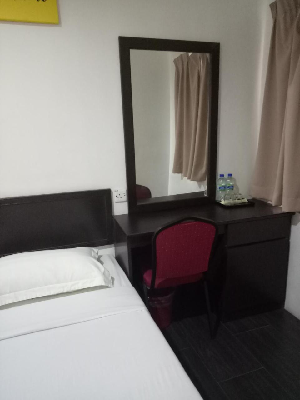 Hotel Sri Bernam Sabak Bernam Kültér fotó