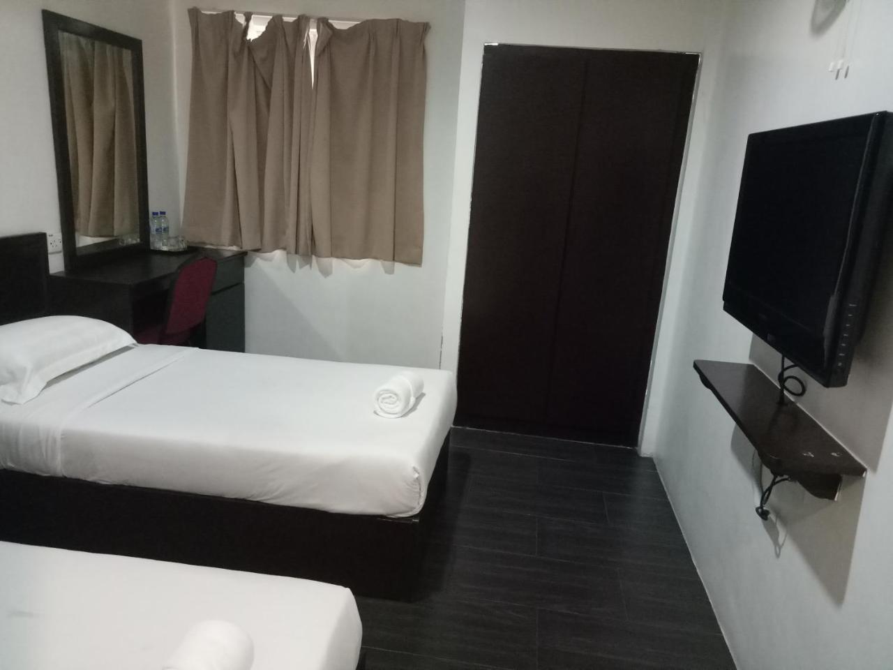 Hotel Sri Bernam Sabak Bernam Kültér fotó