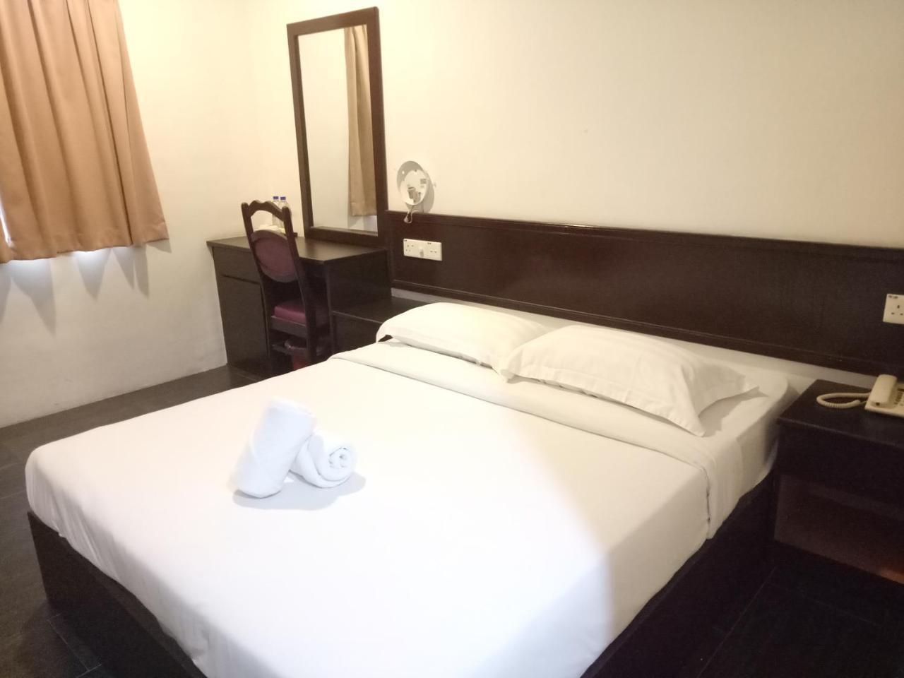 Hotel Sri Bernam Sabak Bernam Kültér fotó