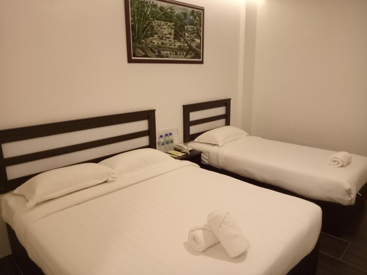 Hotel Sri Bernam Sabak Bernam Kültér fotó